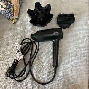 Shark Black Hair Dryer with Attachments